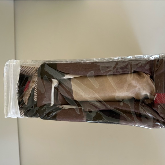 Queen Browns and Red Plaid Ultra Plush Sheet Set 2500 Deep Pocket Pink Floral - Picture 6 of 7